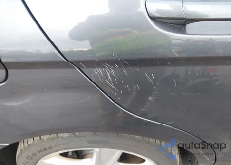 2011 Mercedes-Benz C 300 Sport 4Matic z USA, uszkodzony, nr VIN WDDGF8BB8BR144670